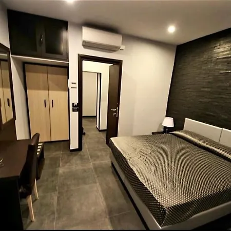 Castle Termini بيت ضيافة 2*