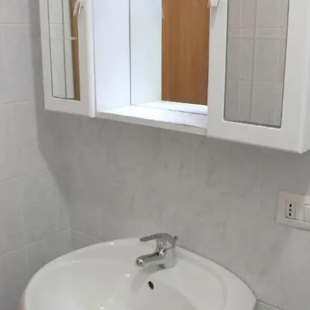 بيت ضيافة Castle Termini